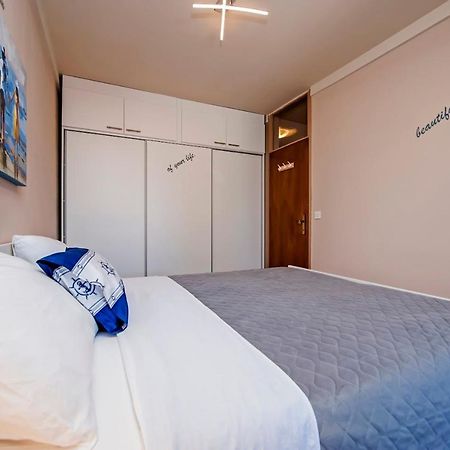 Appartamento Apartman Bellana Rovigno Esterno foto