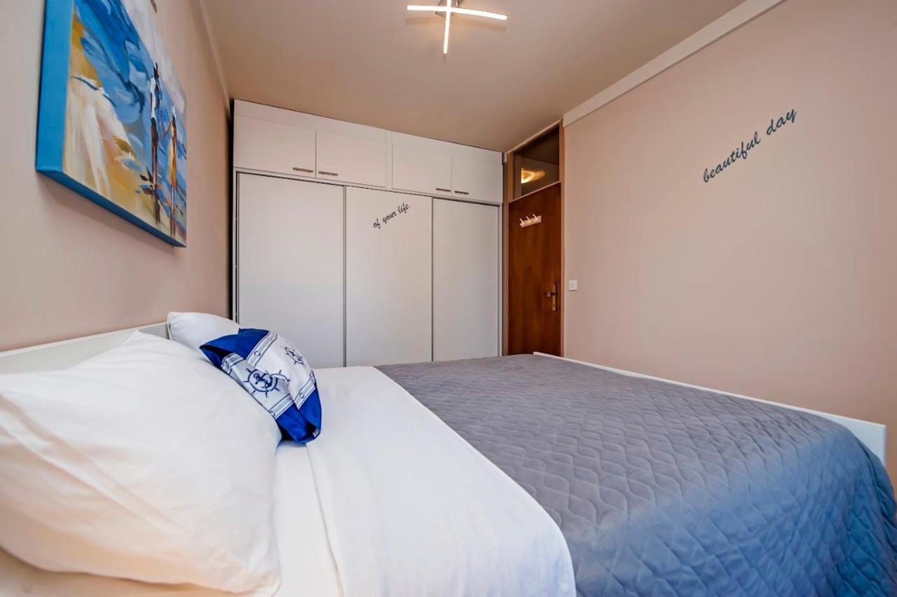 Appartamento Apartman Bellana Rovigno Esterno foto