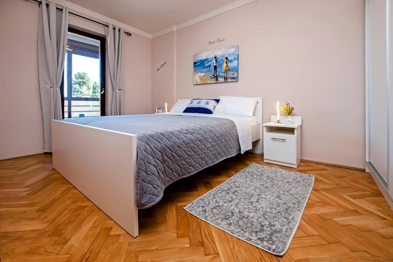 Appartamento Apartman Bellana Rovigno Esterno foto