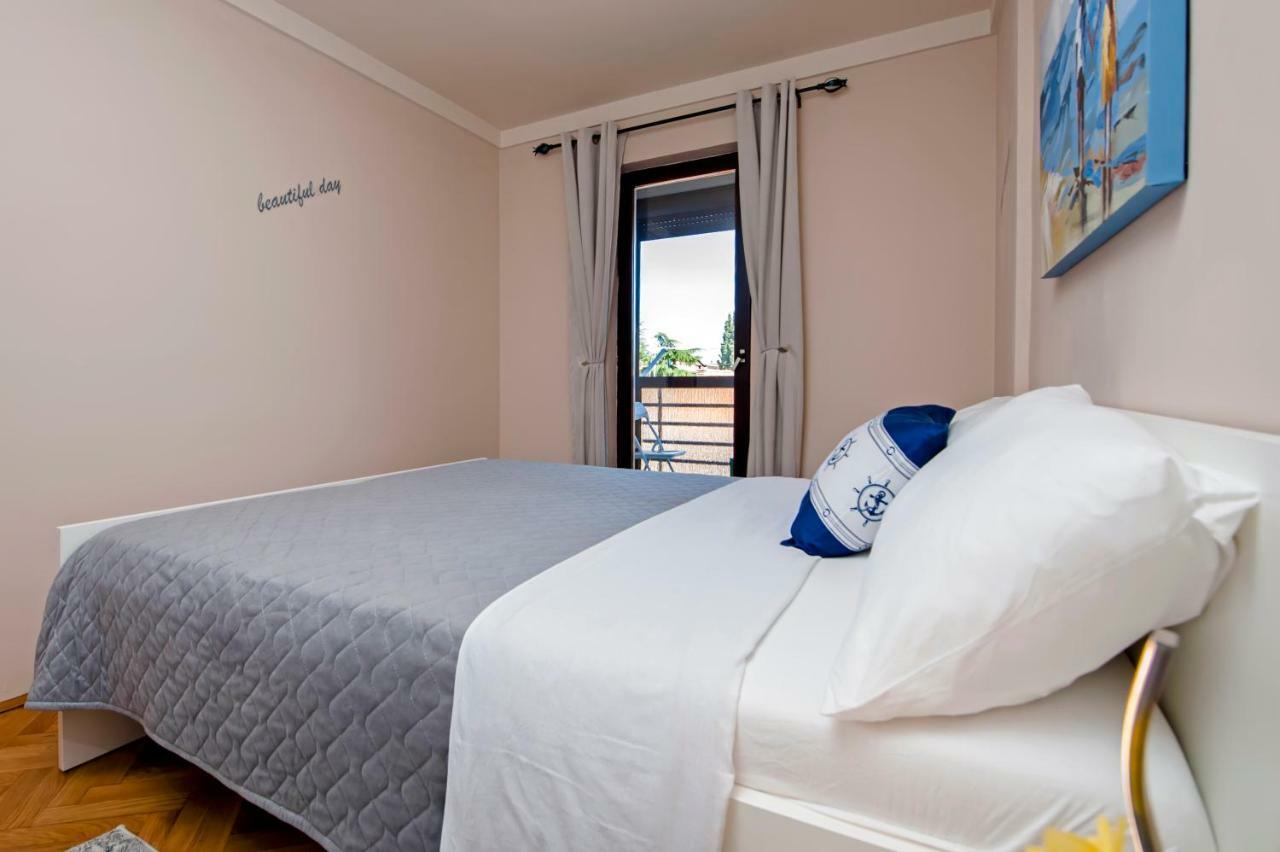 Appartamento Apartman Bellana Rovigno Esterno foto