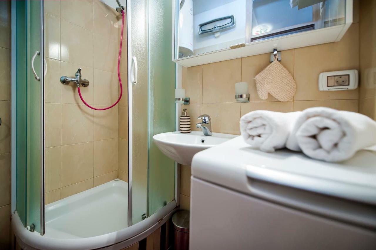 Appartamento Apartman Bellana Rovigno Esterno foto